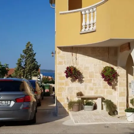 Angir Martina شقة