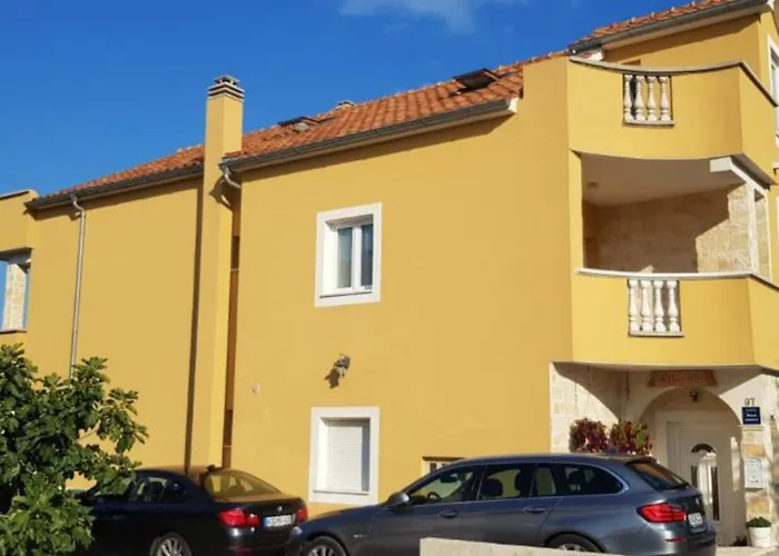 Angir Martina Brodarica (Sibenik-Knin)